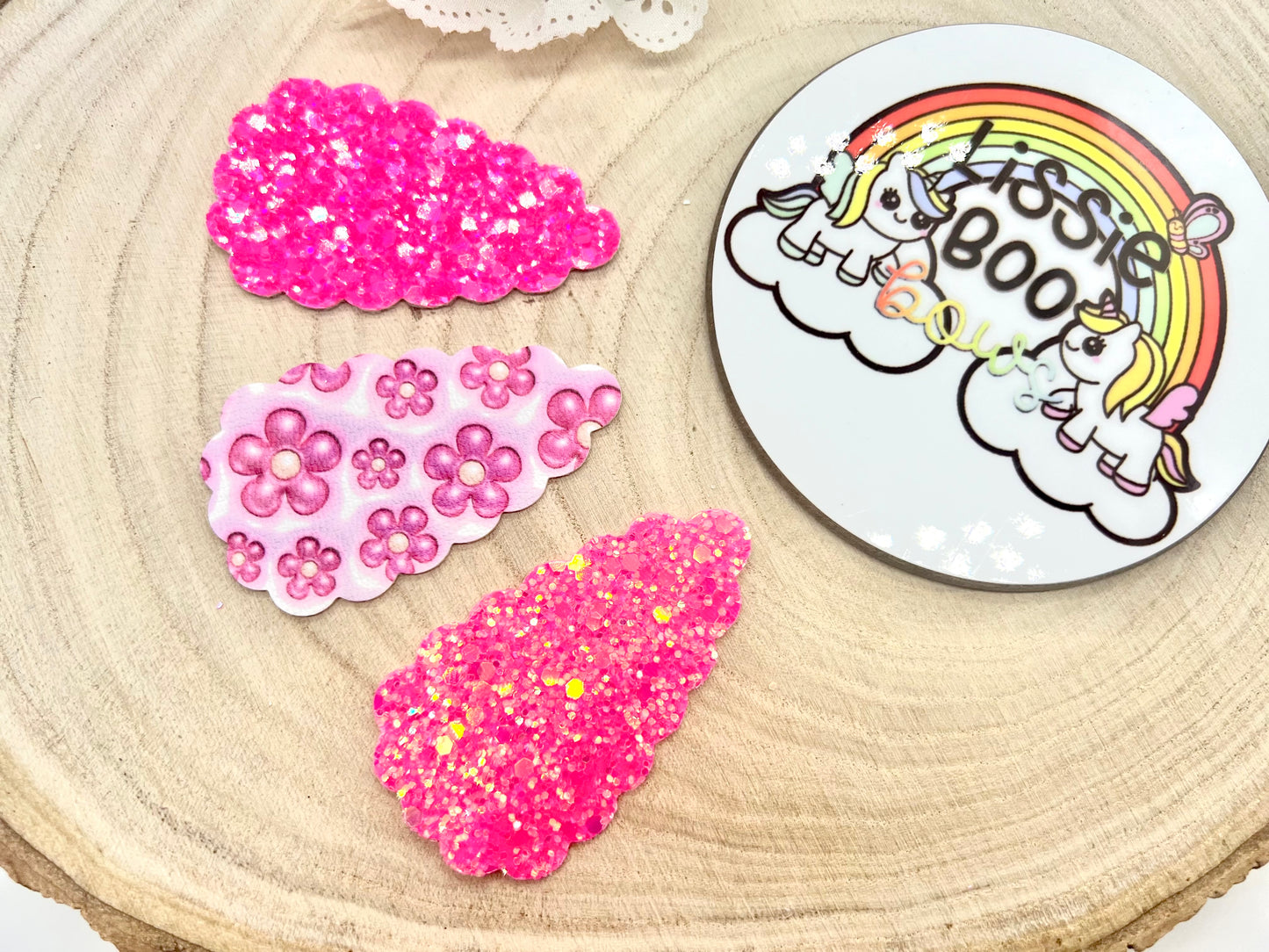 Set of three hot pink hair clips
