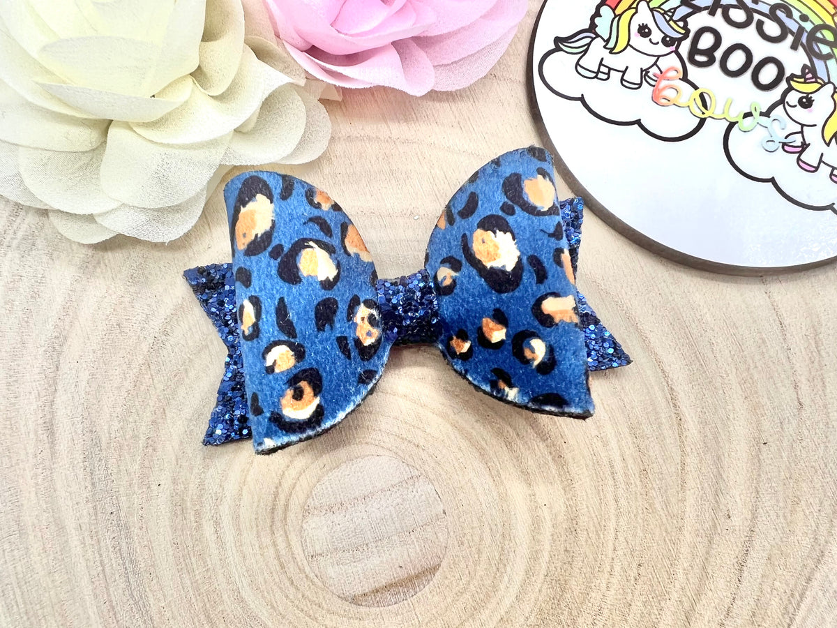3.5” velvet animal print hair bow