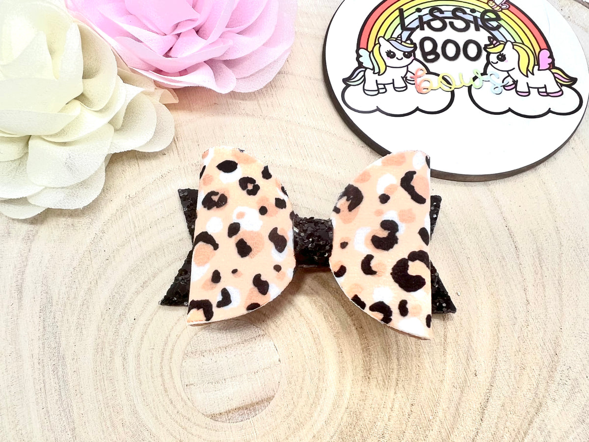 3.5” velvet animal print hair bow