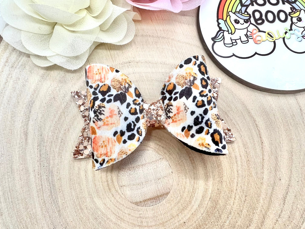 3.5” velvet animal print hair bow