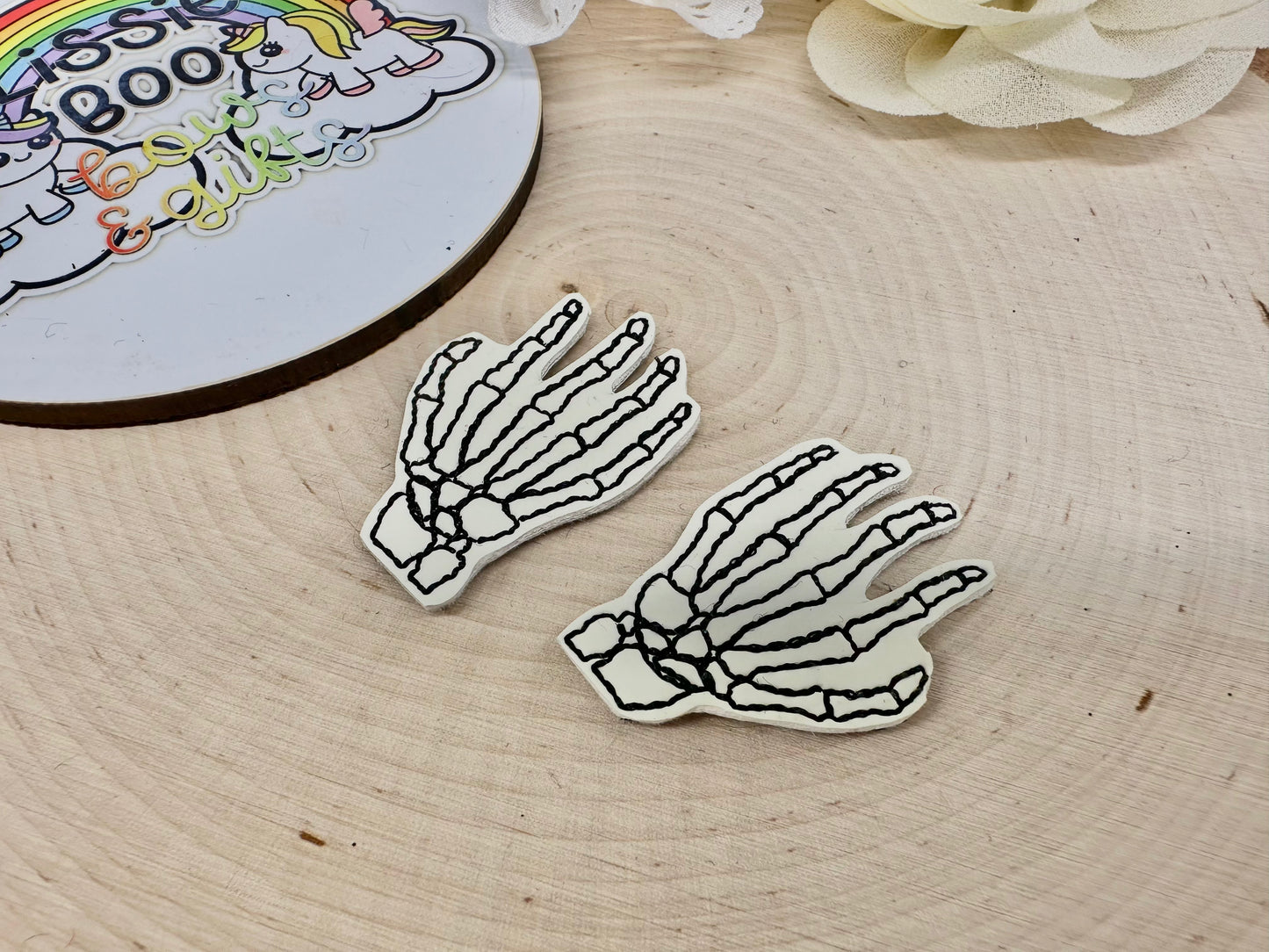 Set of two glow in the dark skeleton hands - ALLIGATOR CLIPS